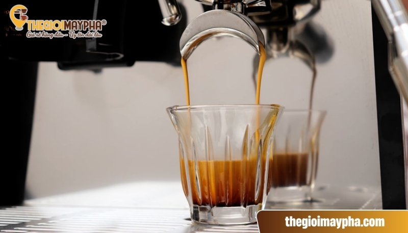 Mở quán nhỏ cần bao nhiêu tiền cho máy pha cà phê? Cập nhật 2026 1 Tái hiện hương vị Espresso đậm đà với công nghệ chiết xuất chuẩn Ý