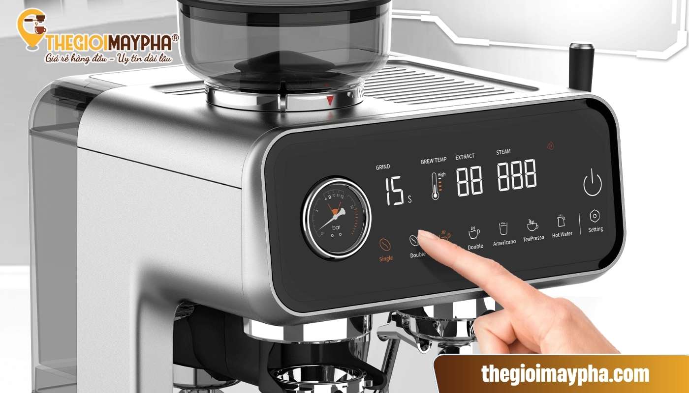 Kiểm tra nhiệt độ nước và áp suất nồi hơi khi có dấu hiệu cà phê pha máy bị khét