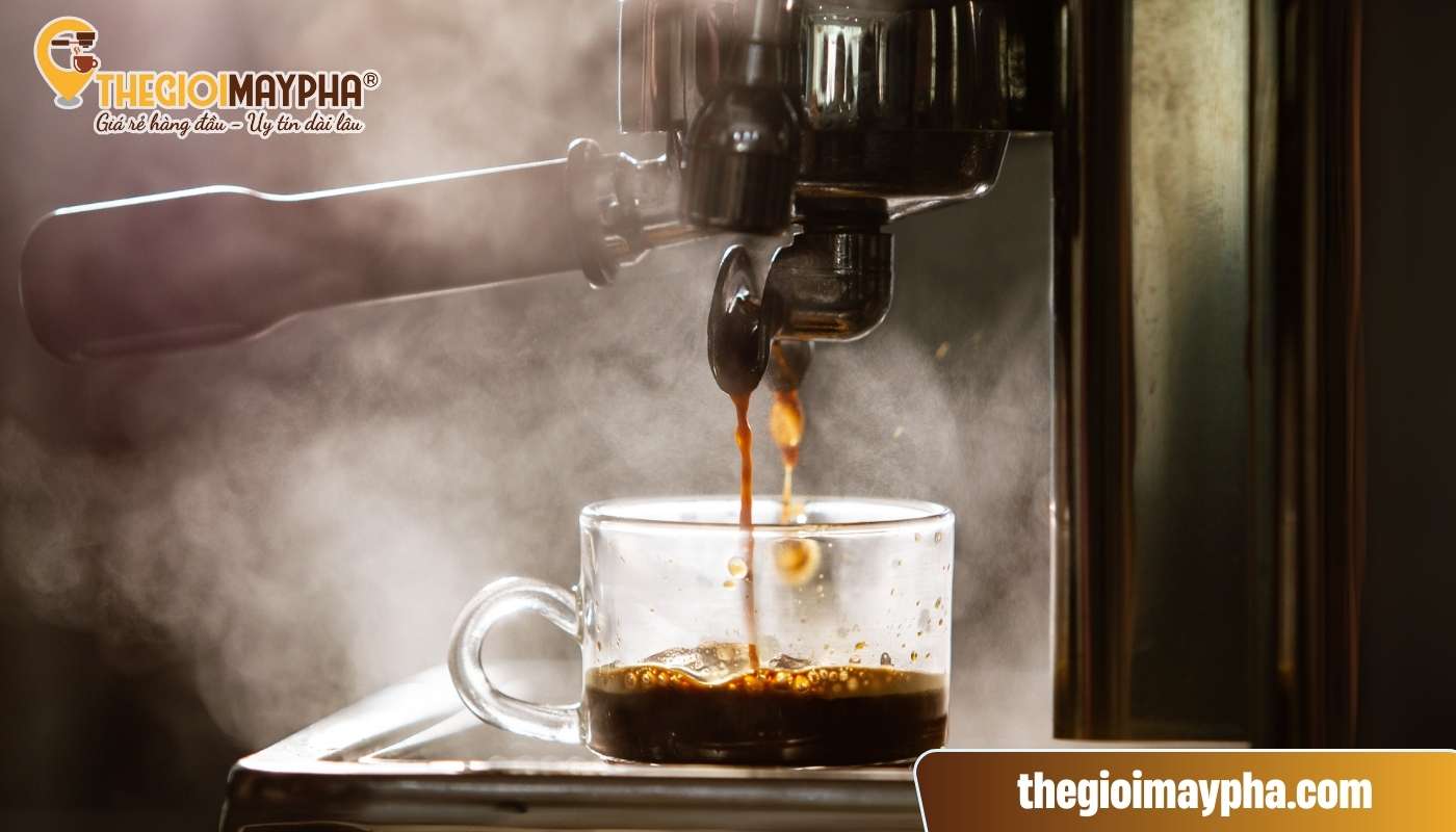 Máy pha phát ra tiếng kêu bất thường - dấu hiệu nhận biết cafe đang bị khét