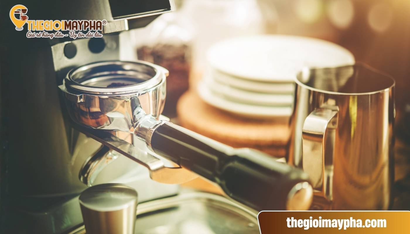 11 Lỗi thường gặp của máy xay cafe và cách khắc phục hiệu quả 5 Xử lý lỗi hộc chứa máy xay cafe có bột nhưng cần gạt không nhả ra