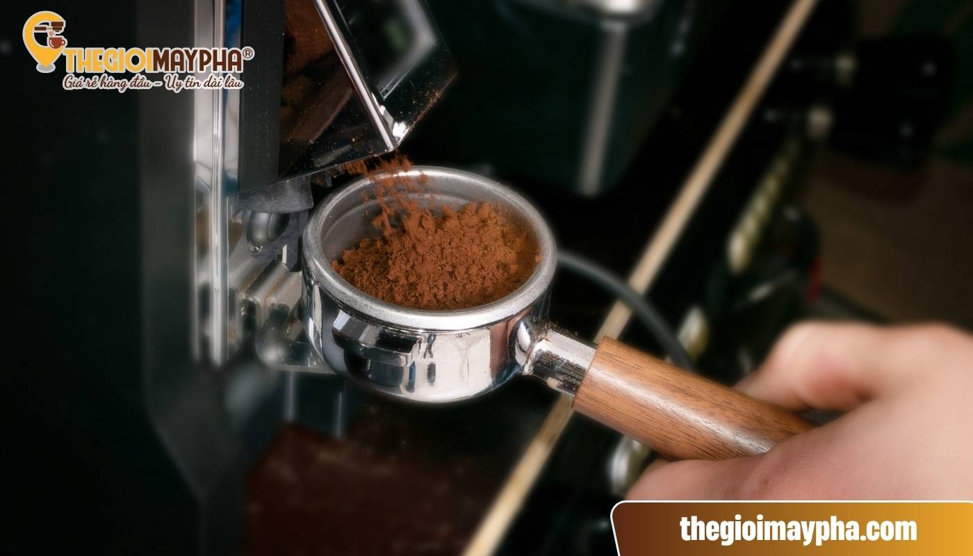 11 Lỗi thường gặp của máy xay cafe và cách khắc phục hiệu quả 6 Cách xử lý khi máy xay cafe chạy yếu hoặc hoạt động chậm