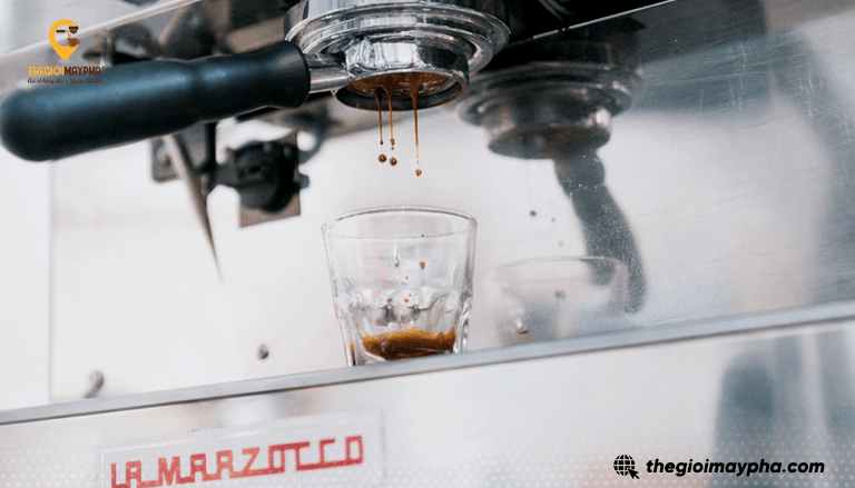 Mua máy pha cafe cũ 2026: Checklist test nhanh để tránh mua về là sửa 1 Mua máy pha cafe cũ 2026: Checklist test nhanh để tránh mua về là sửa