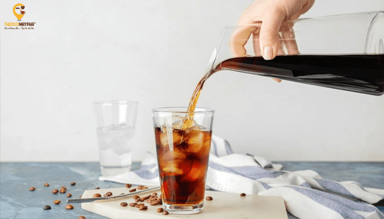 Máy pha cafe giá rẻ có thực sự giúp tiết kiệm chi phí mở quán?