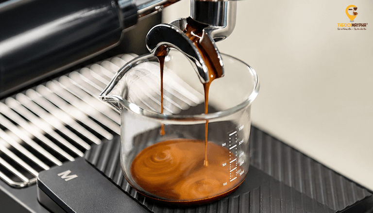 Máy pha cafe giá rẻ có thực sự giúp tiết kiệm chi phí mở quán?